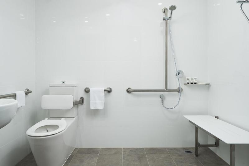 King Room - Disability Access image 3