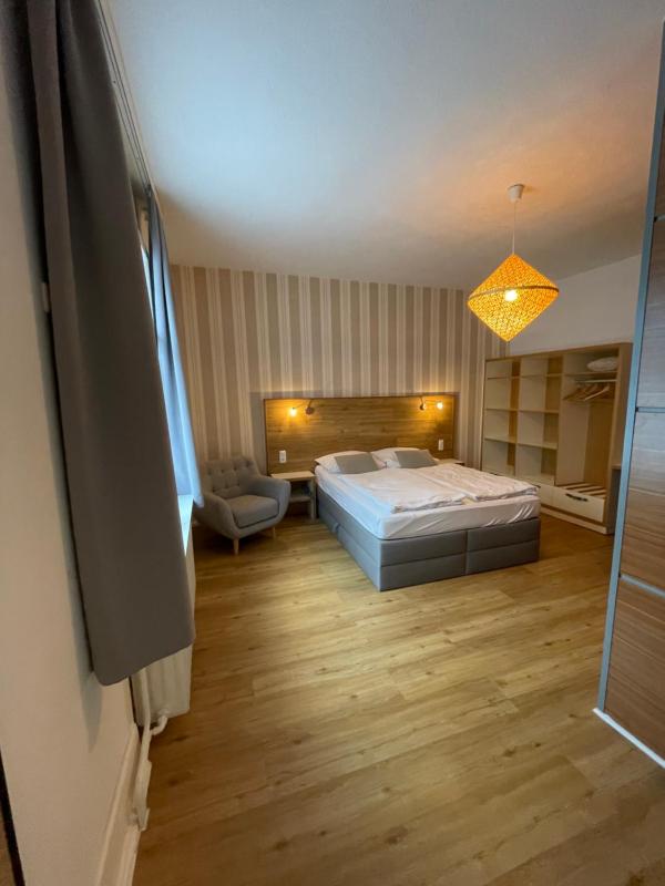 One-Bedroom Apartment image 3