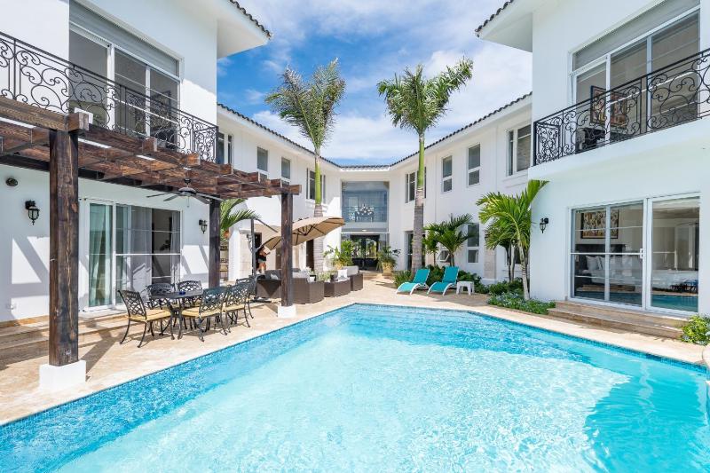 Best Private Cocotal Villas in Punta Cana - image 25