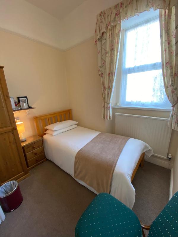 Single Room image 1
