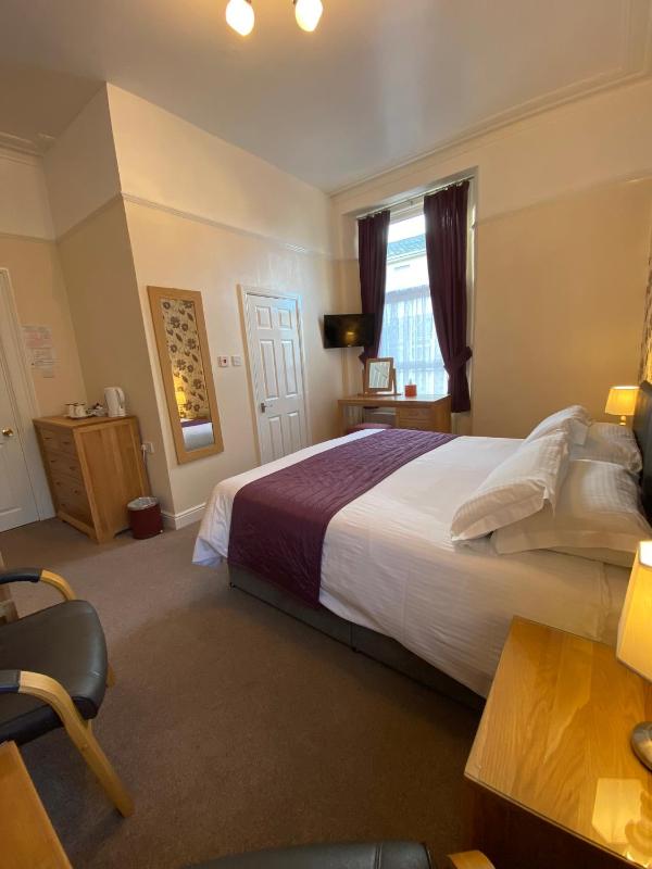Superior Double Room image 4