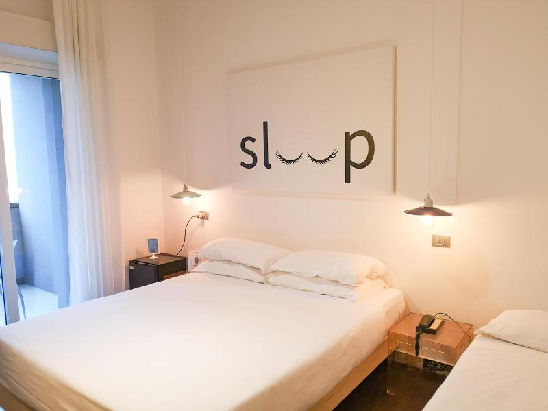 Superior Triple Room image 1