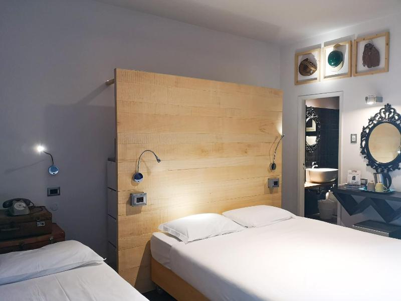 Quadruple Room image 3
