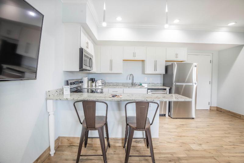  King Suite with Kitchen located across the street image 4