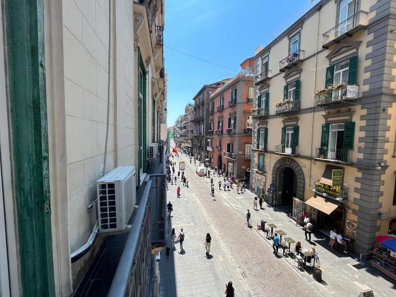 Deluxe Double or Twin Room with Balcony image 3