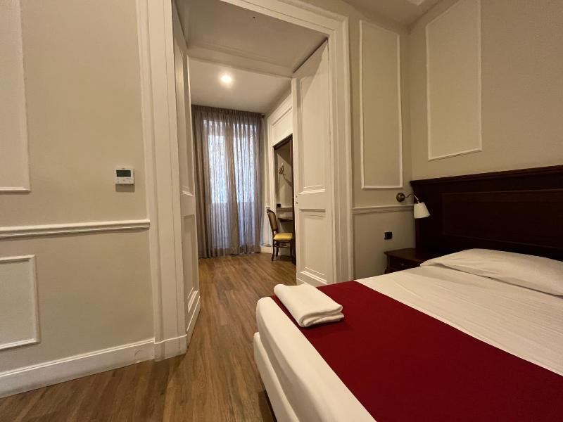 Standard Double or Twin Room image 2