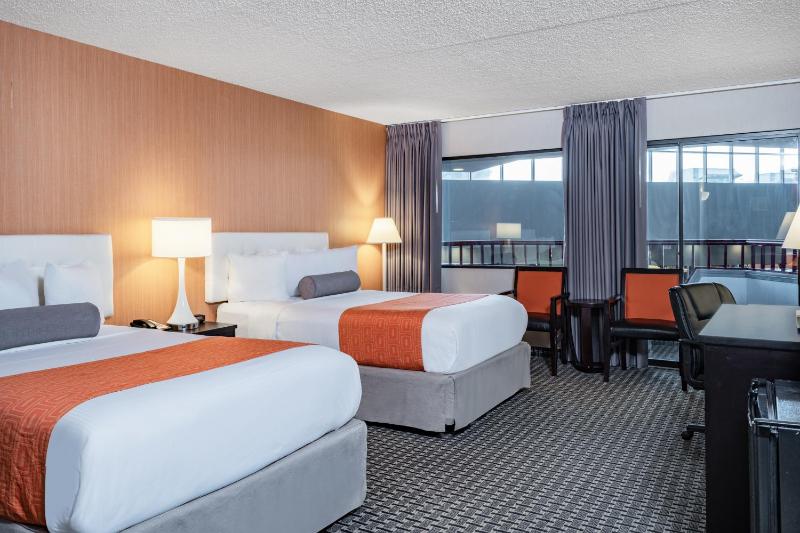 Double Room with Two Double Beds and Pool View - Non-Smoking image 2