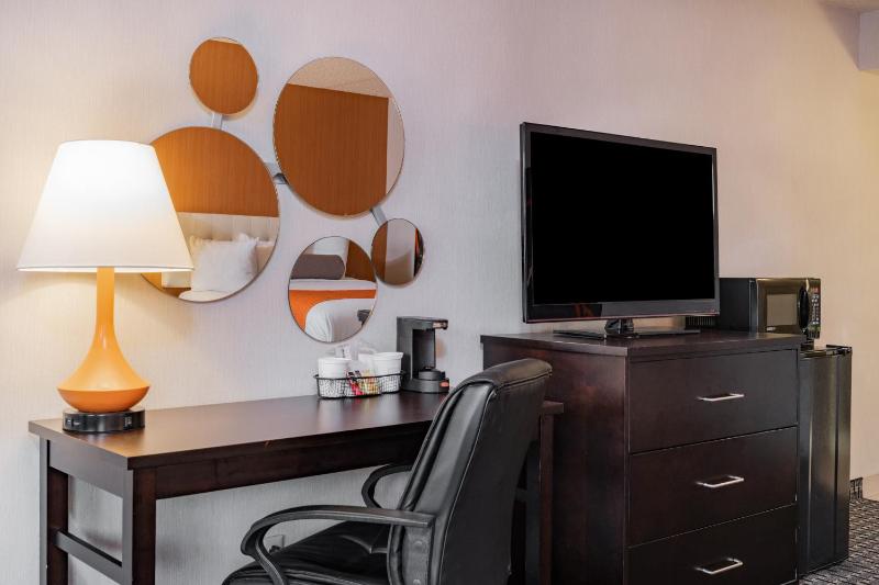 King Room - Mobility Access/Non-Smoking image 4