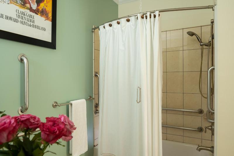 King Room image 2
