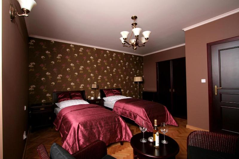 Standard Double or Twin Room image 1
