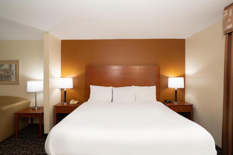 King Room - Non-Smoking image 2