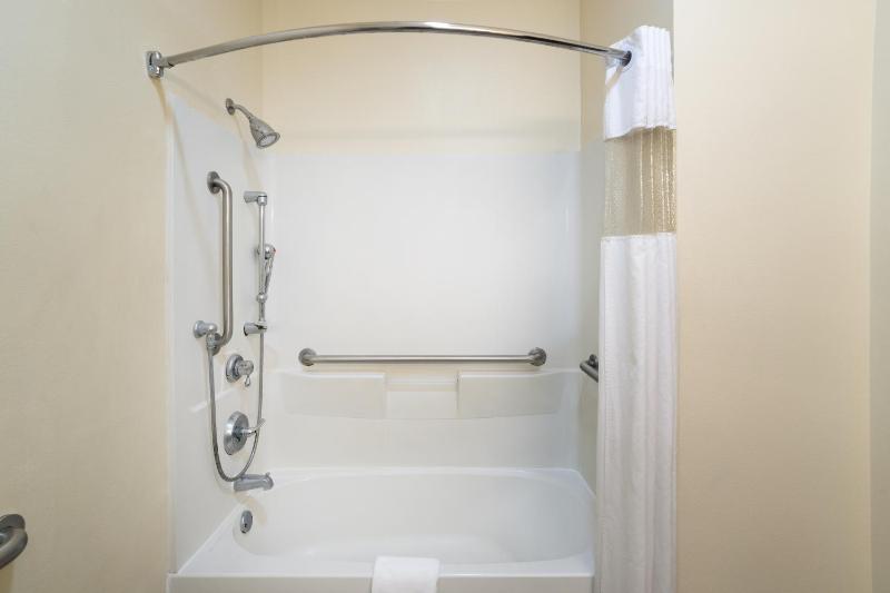 Deluxe Queen Room - Disability Access/Non-Smoking image 2