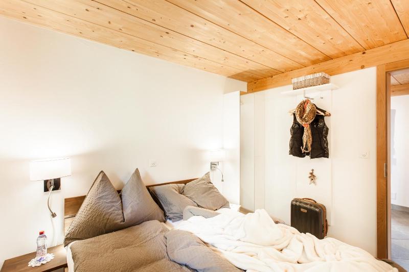 Chalet Hinter dem Rot Stei private wellness in ski and hiking area of Zermatt - image 5