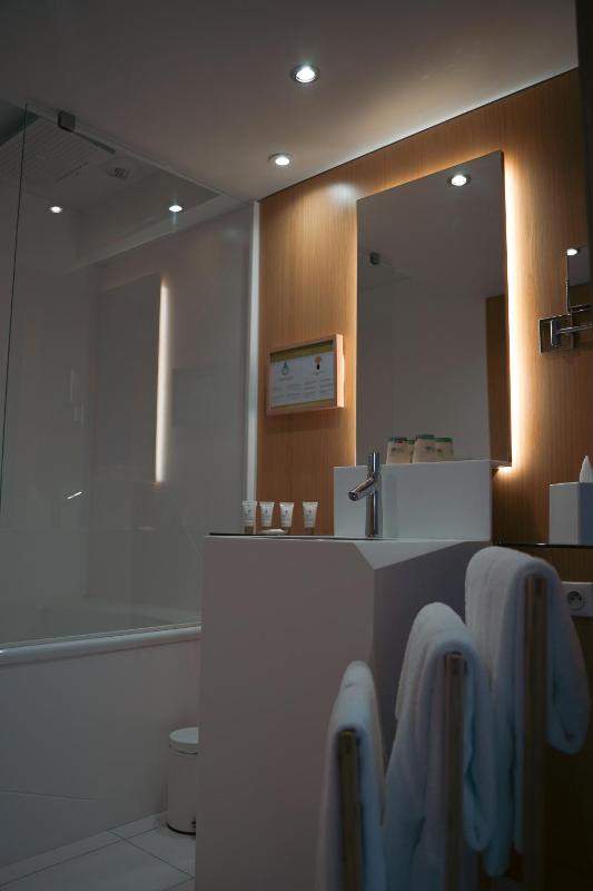 Executive Room with Sofa image 2