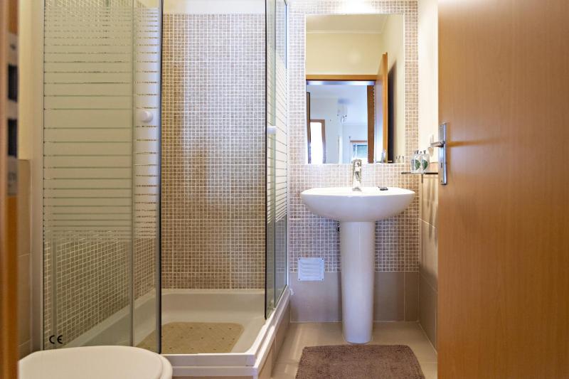 Ocean Breeze Apartment - image 5