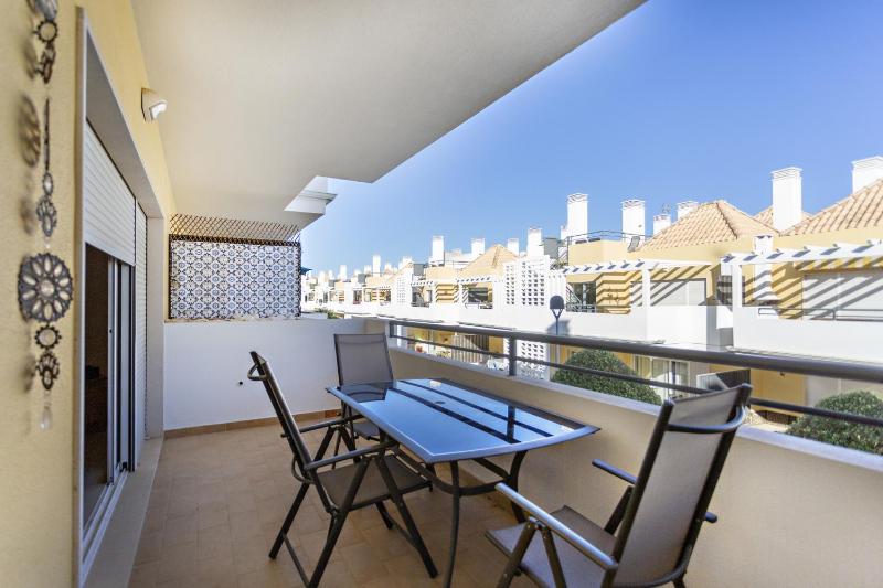 Ocean Breeze Apartment - image 4