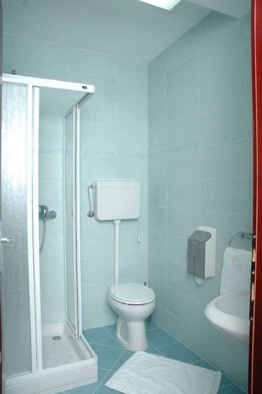 Small Double or Twin Room image 3