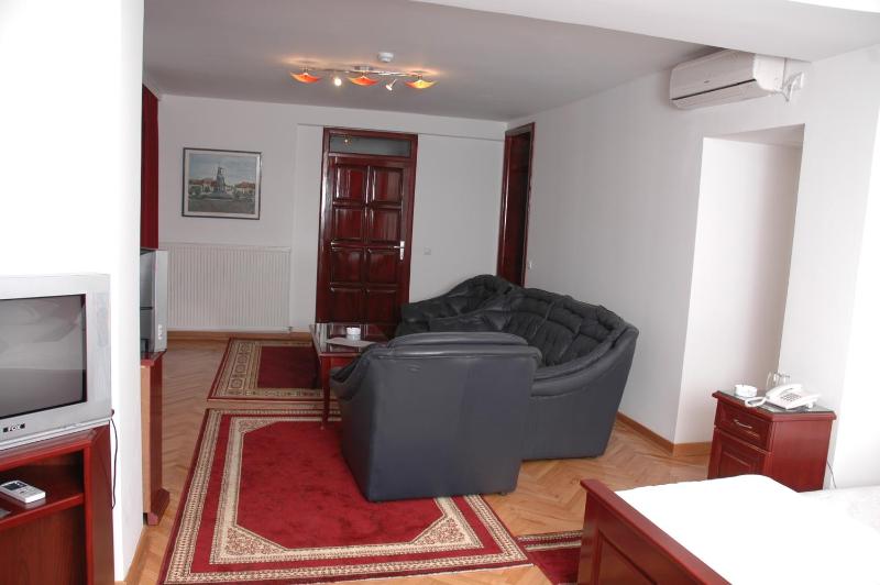 Apartment image 3