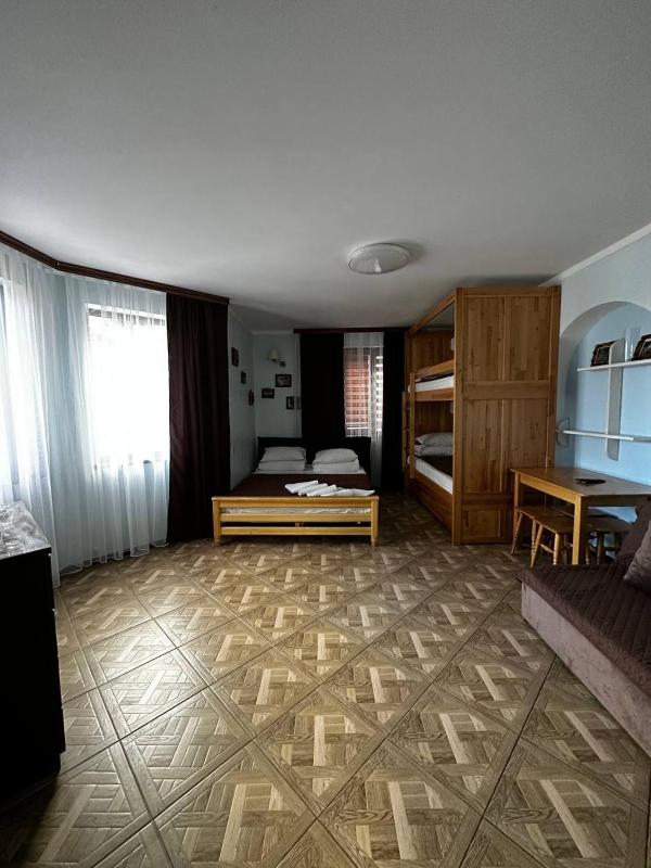 One-Bedroom Apartment image 2