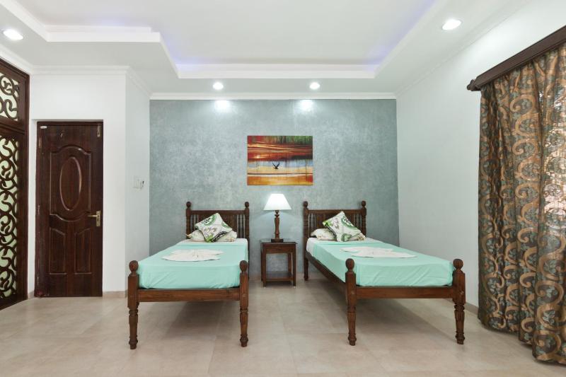 Lavish Executive Villa with Private Swimming Pool - image 37