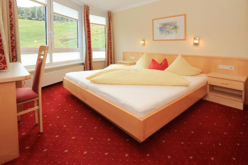 Three-Bedroom Apartment (6 Adults) image 3