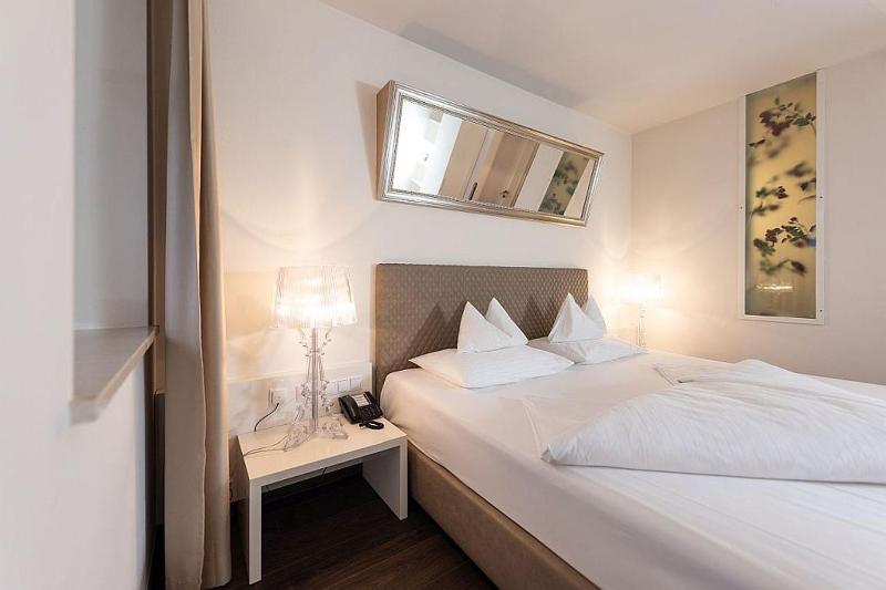 Superior Double Room image 1