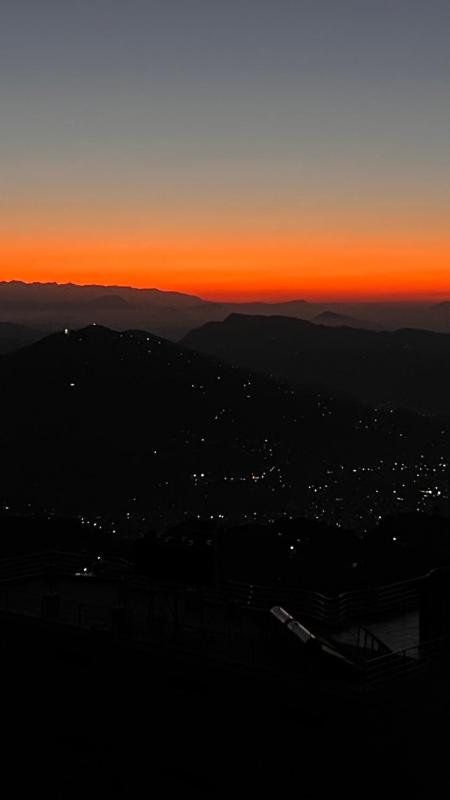 Superview Lodge - Family-Run Himalayan Sunrise - image 8