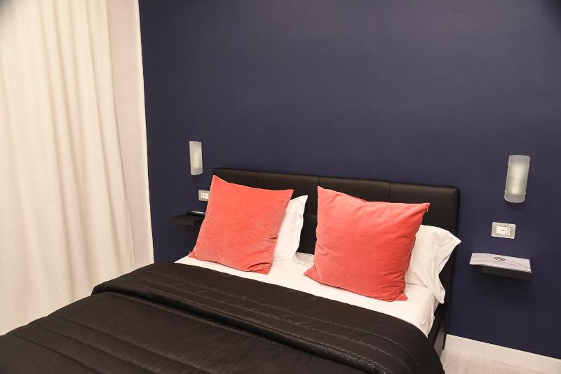 Double or Twin Room image 3
