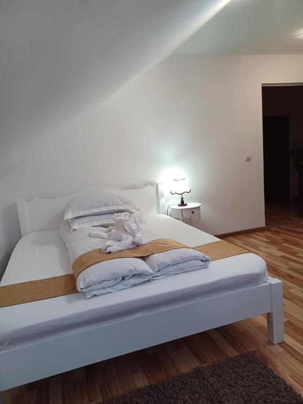 Double Room image 1