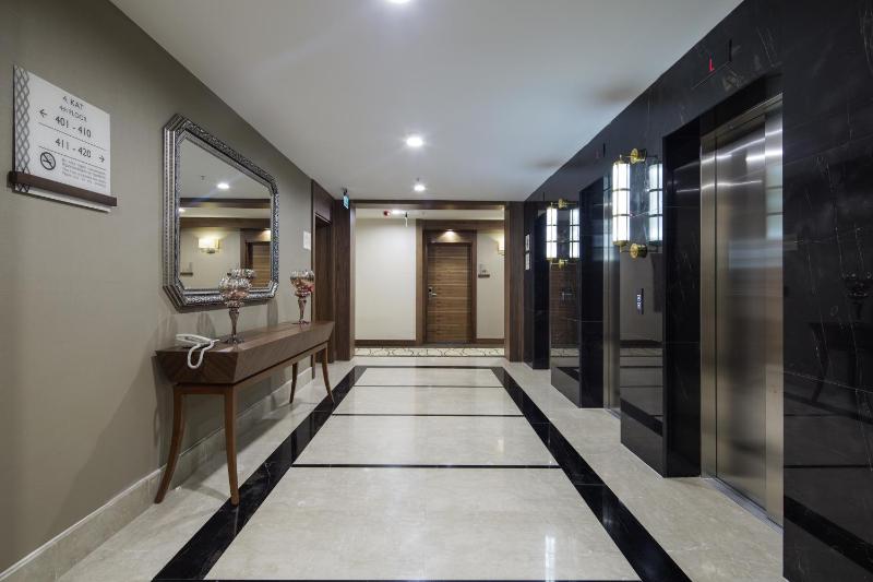 Queen Room - Non-Smoking image 2