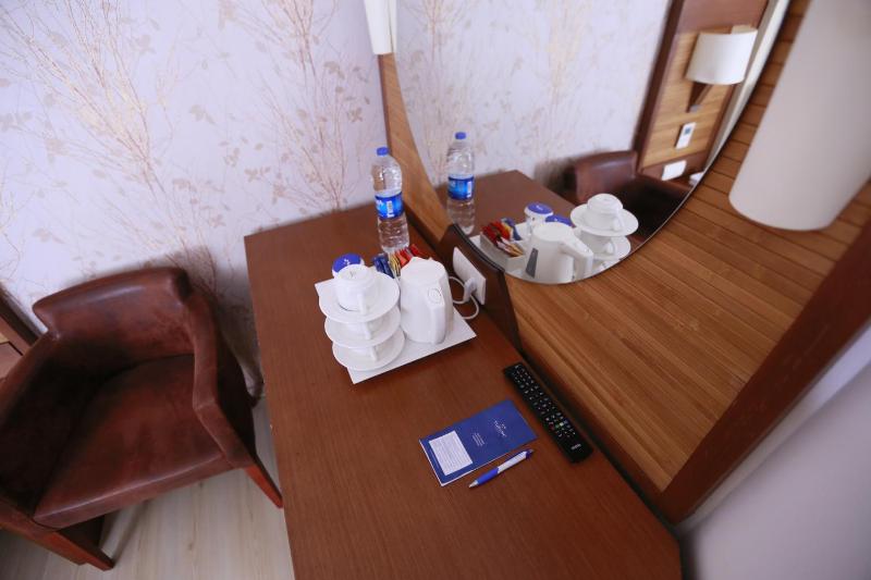 Family Room image 2