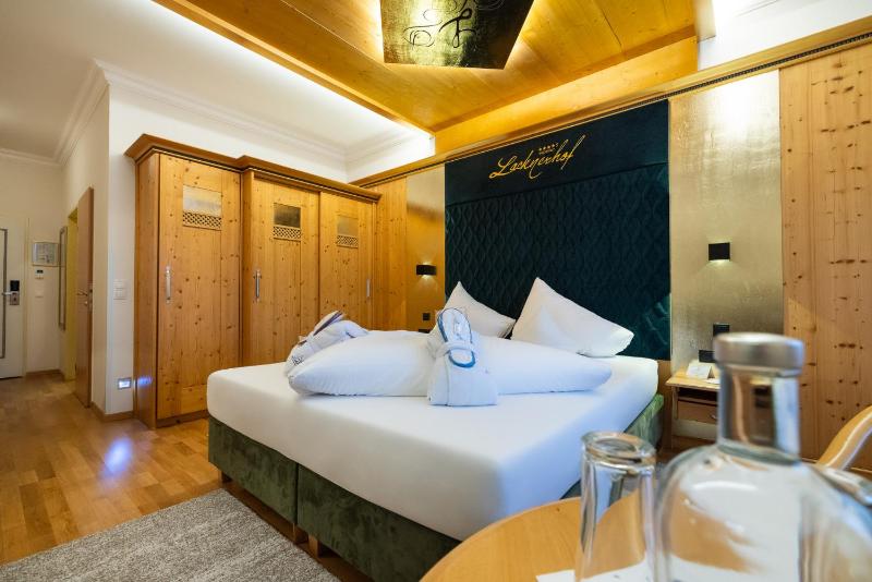 Superior Double Room image 3