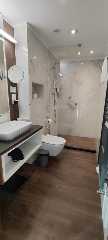 Economy Double Room with Balcony image 2