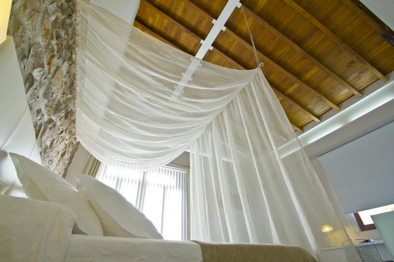 Suite with Spa Bath image 3