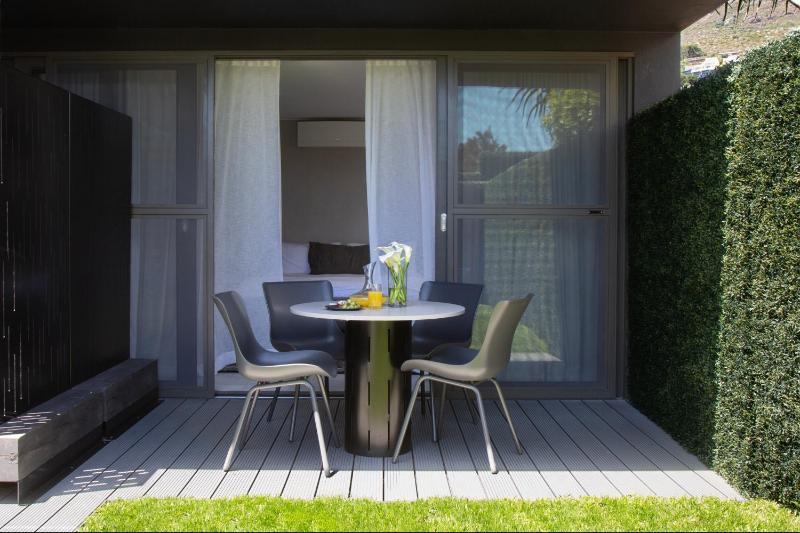 King Room with Mountain View image 1