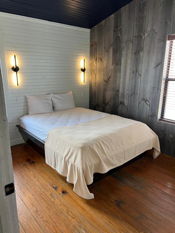 Three-Bedroom Bungalow image 2