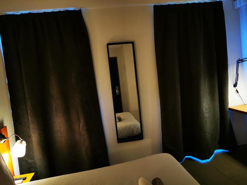 Double Room image 2