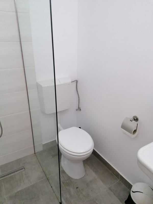 Double Room image 3