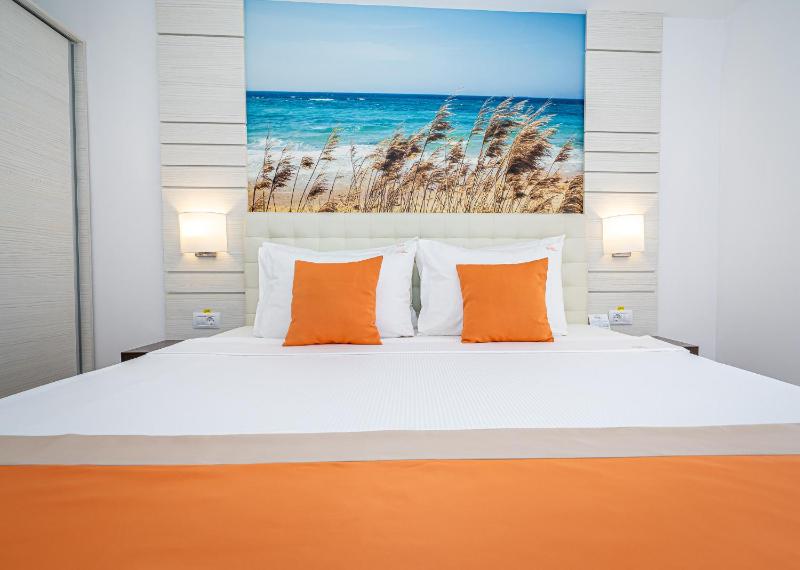Double Room in Villa image 1