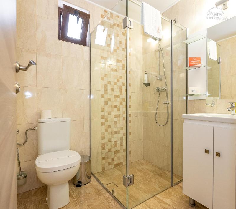 Double Room in Villa image 3