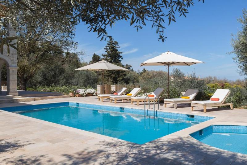 Five-Bedroom Villa image 3