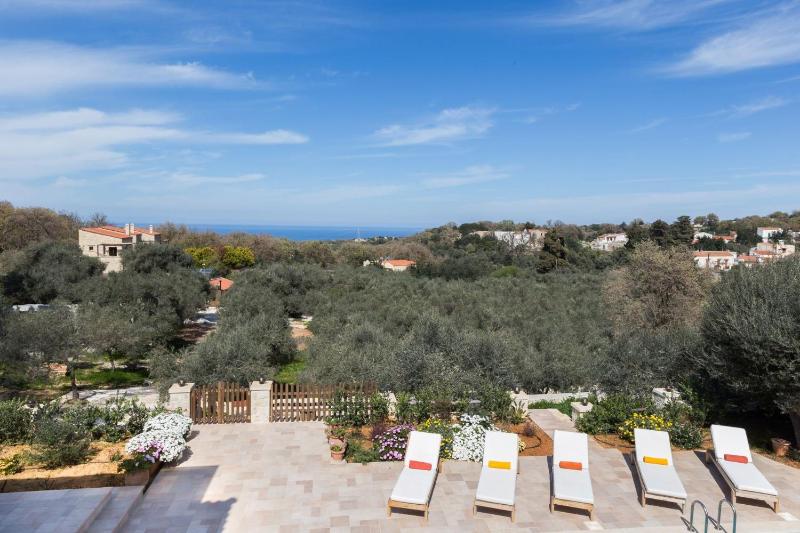 Five-Bedroom Villa image 2
