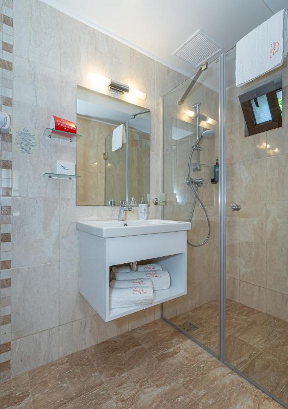 Two-Bedroom Apartment in Villa image 2