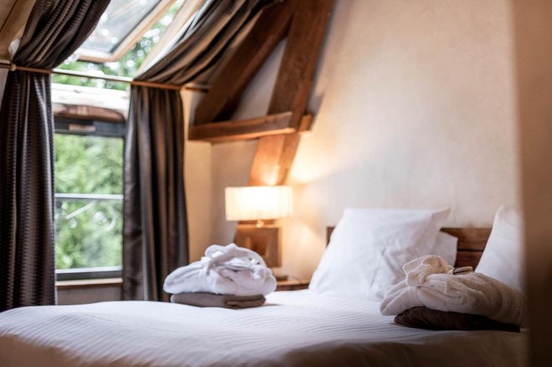 Classic Double Room with Spa Access image 1