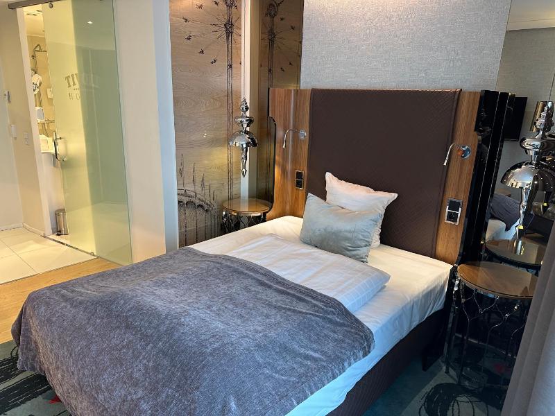 Standard Single Room image 3