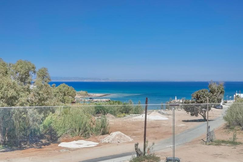 Sunrise Seaview Villas - Camelia - image 4