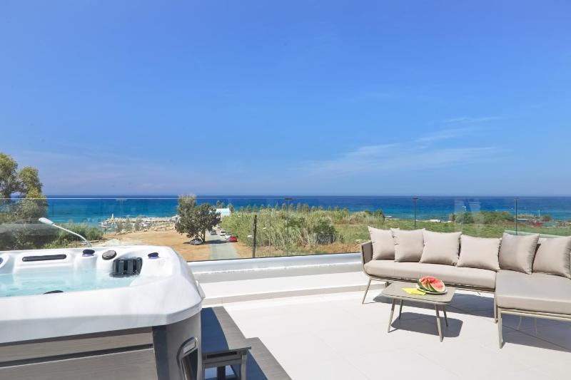 Sunrise Seaview Villas - Melissa - image 16