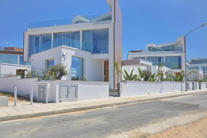 Sunrise Seaview Villas - Melissa - image 15