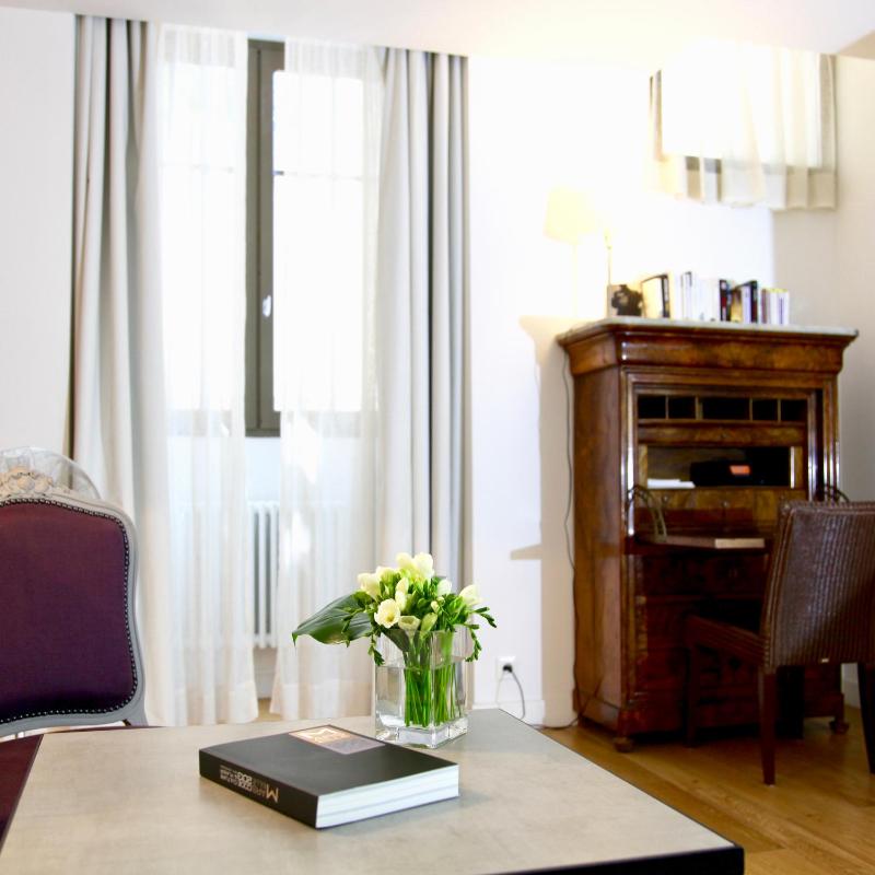 Deluxe One-Bedroom Apartment - 34m2 image 3