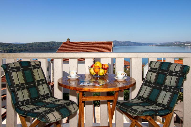 Apartment with Sea View image 1